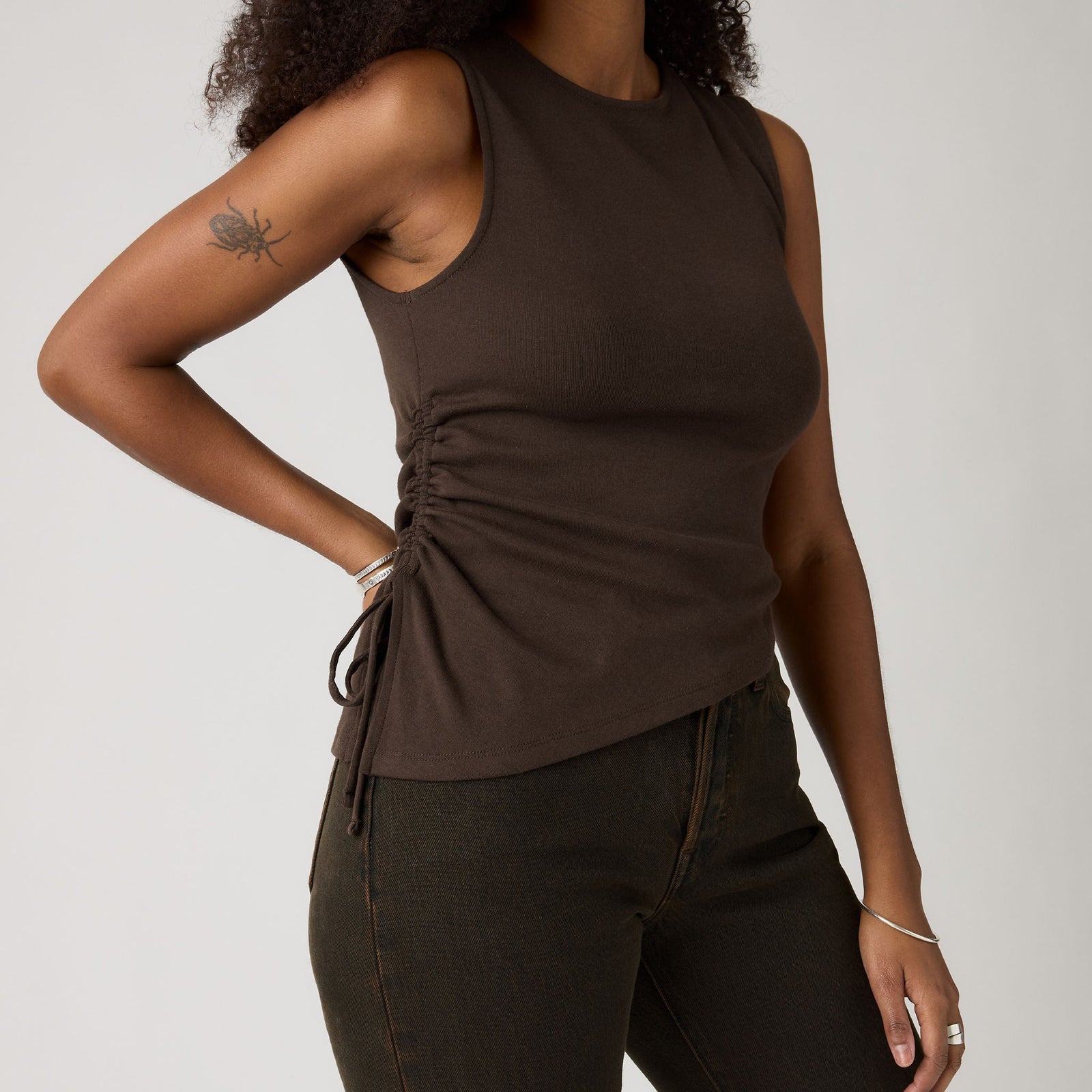Main 4 - Levi's® Women's Alila Asymmetrical Sleeveless Top - 0086N0002