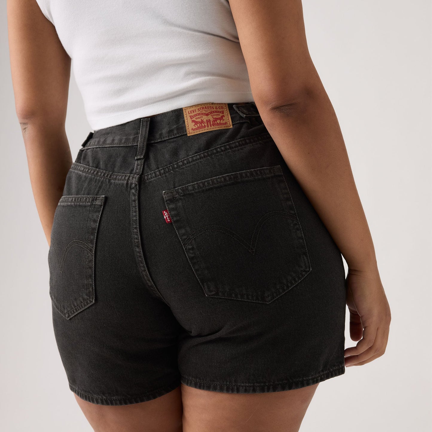 Levi's® Women's Cinch Mid-Thigh Shorts