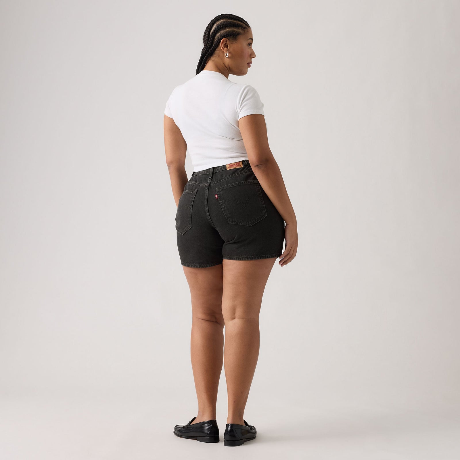 Main 2 - Levi's® Women's Cinch Mid-Thigh Shorts - 003KI0006