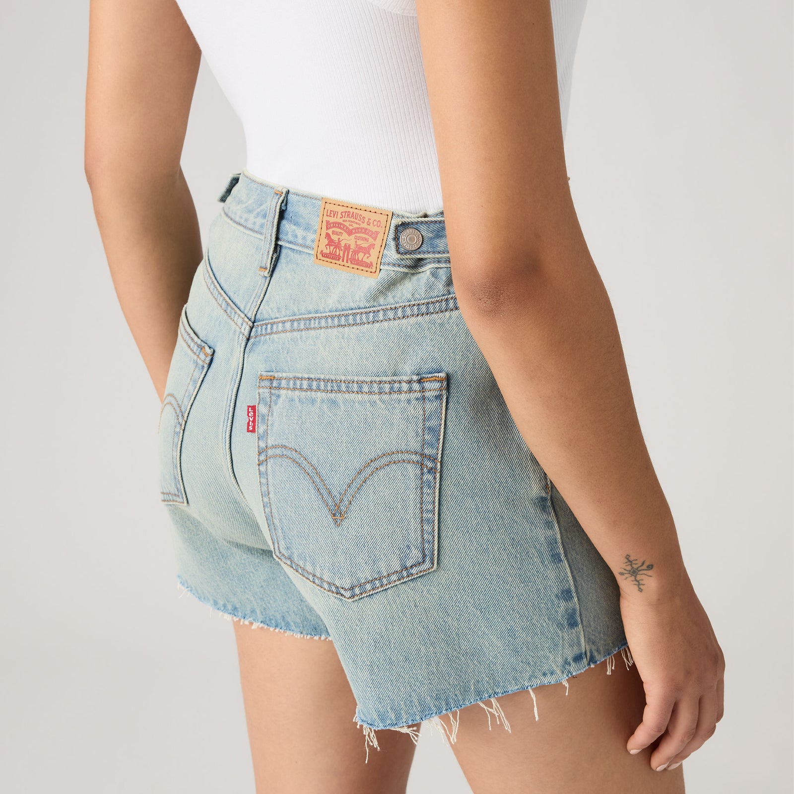 Main 8 - Levi's® Women's Cinch Mid-Thigh Shorts - 003KI0039