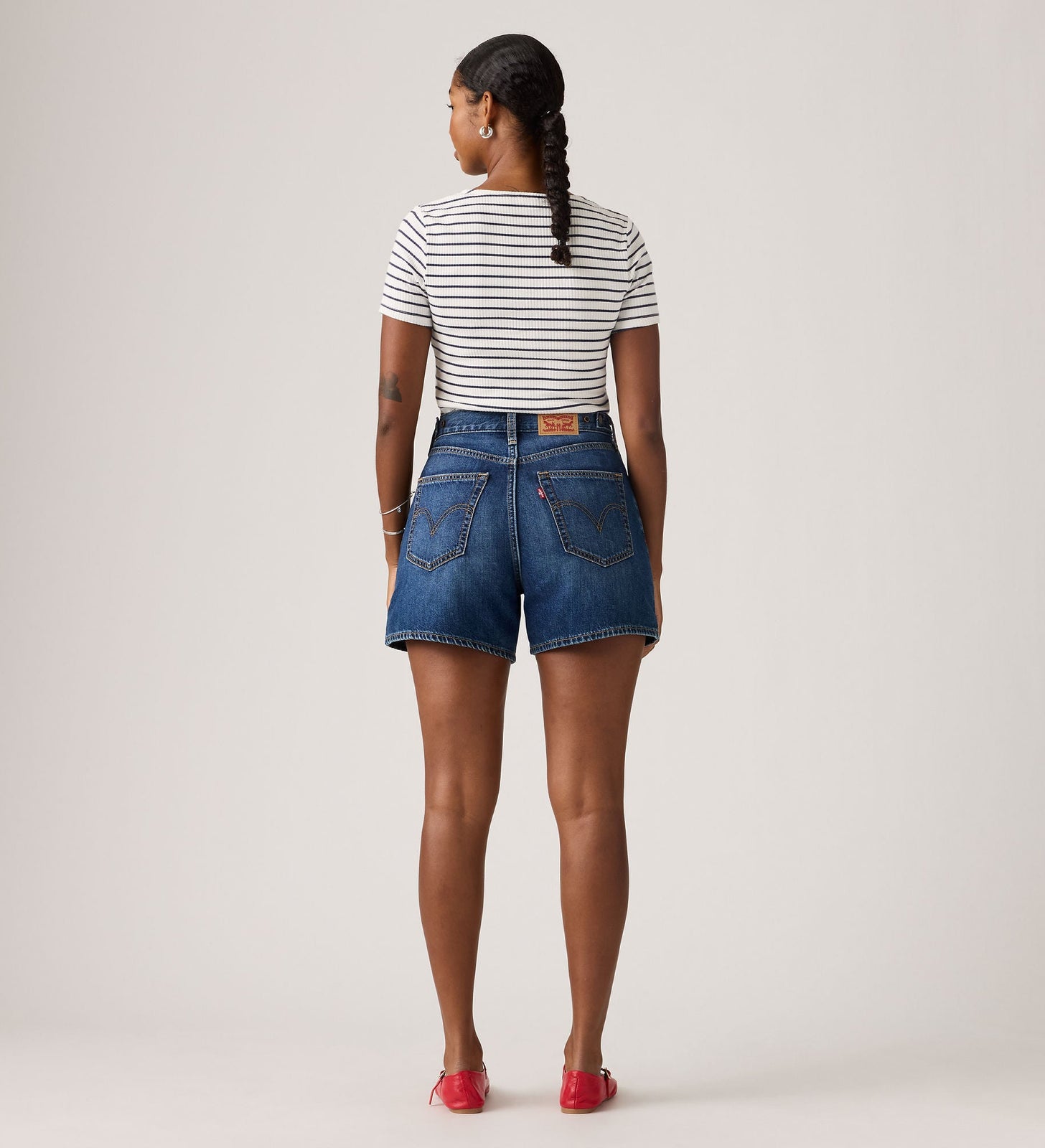 Main 2 - Levi's® Women's Cinch Mid-Thigh Shorts - 003KI0021