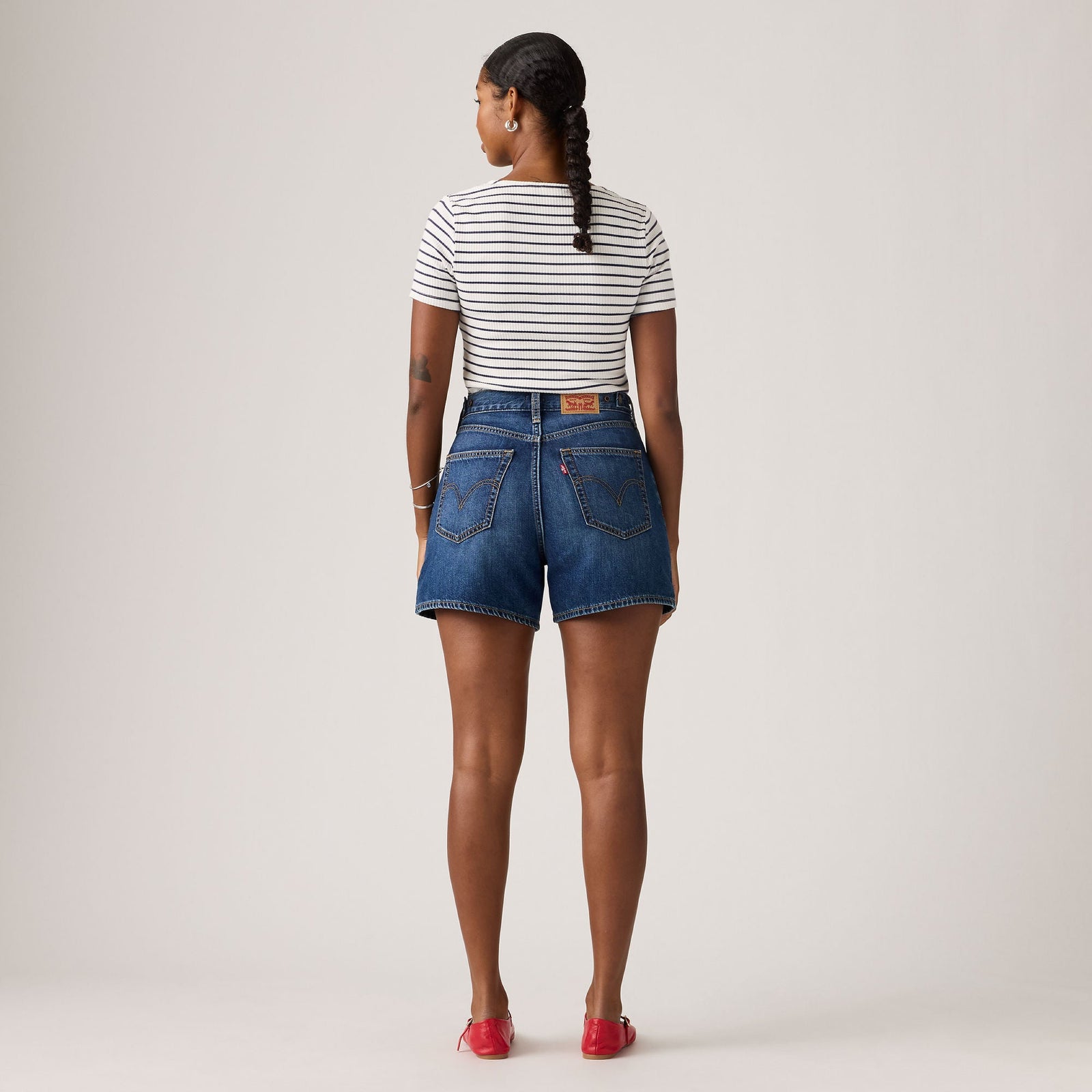 Main 2 - Levi's® Women's Cinch Mid-Thigh Shorts - 003KI0021