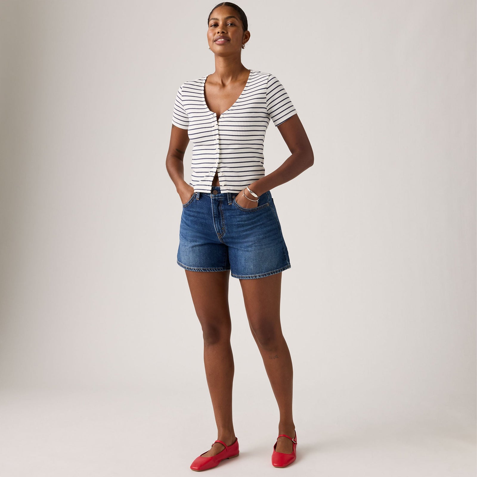Main 4 - Levi's® Women's Cinch Mid-Thigh Shorts - 003KI0021
