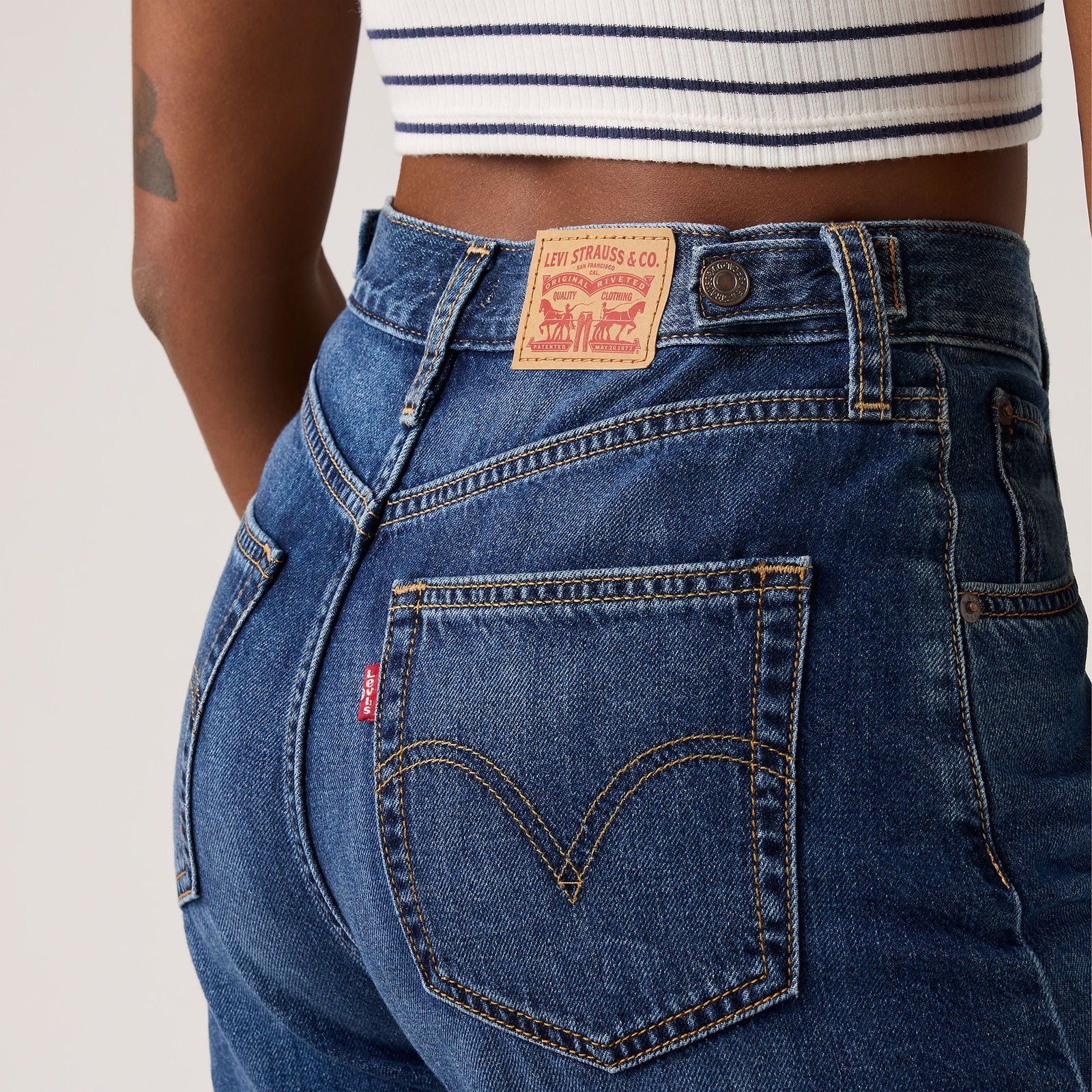 Main 7 - Levi's® Women's Cinch Mid-Thigh Shorts - 003KI0021