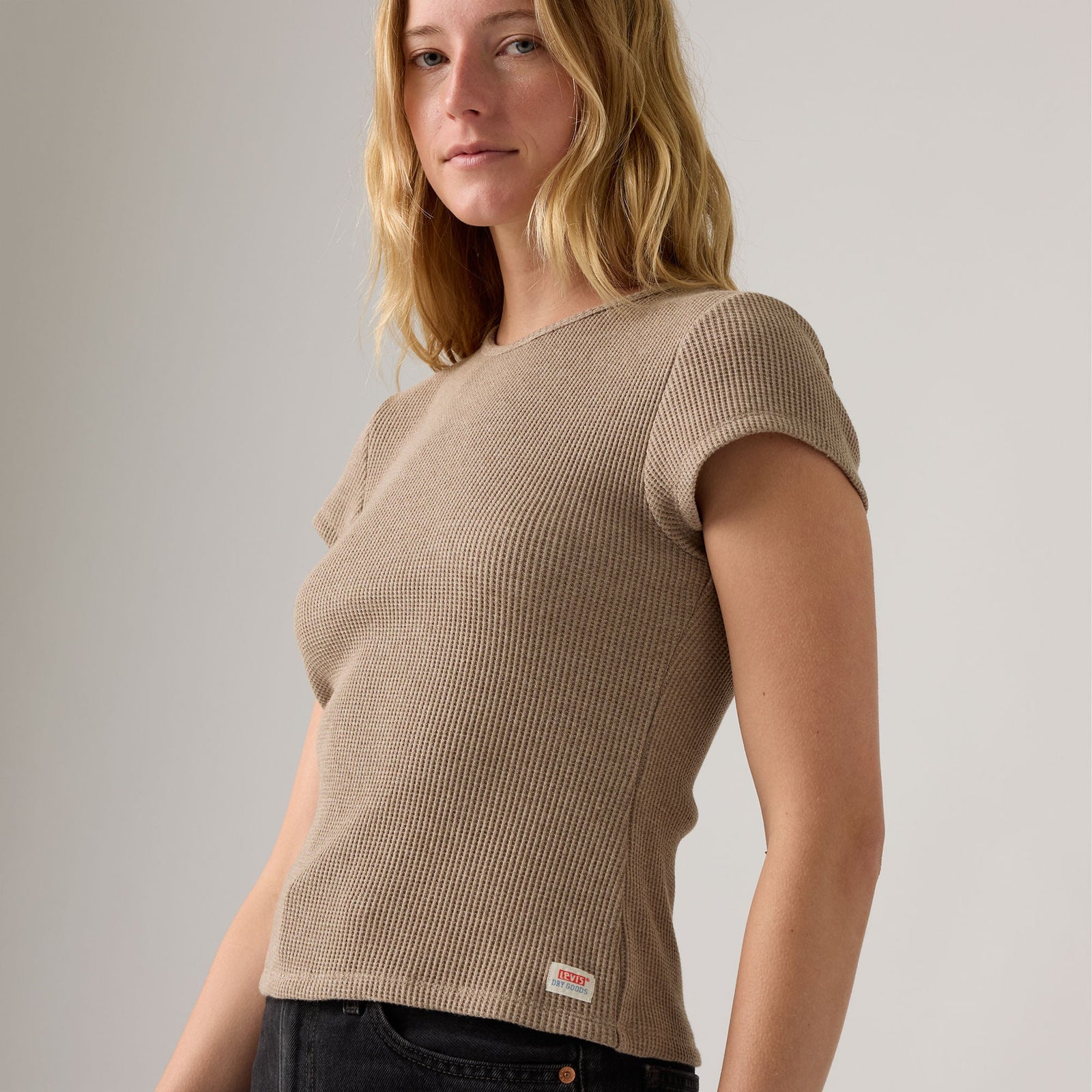 Main 4 - Levi's® Women's Dry Goods Waffle Cap-Sleeve Tee - 003PW0003