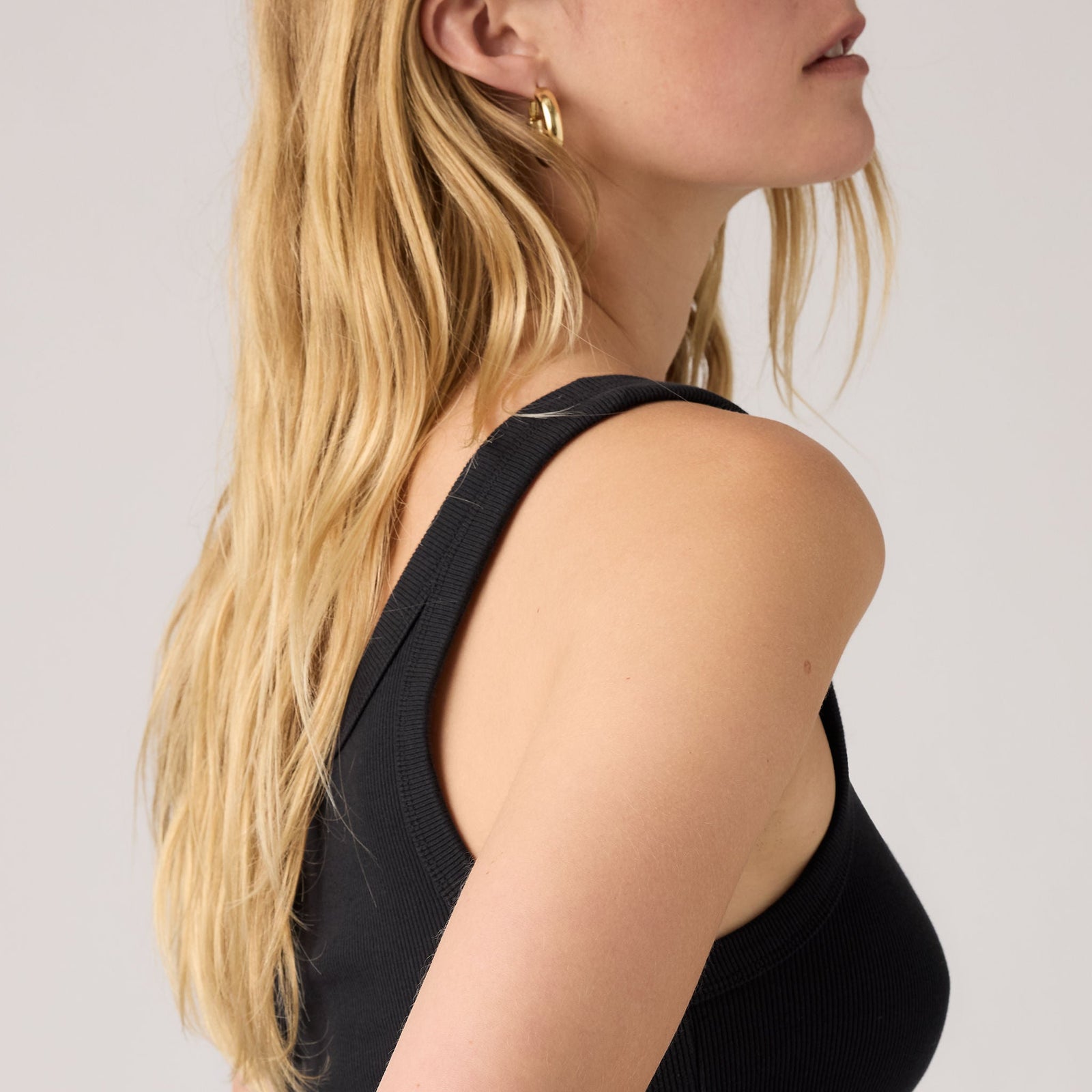 Main 4 - Levi's® Women's Essential Ribbed Tank - 005IN0001