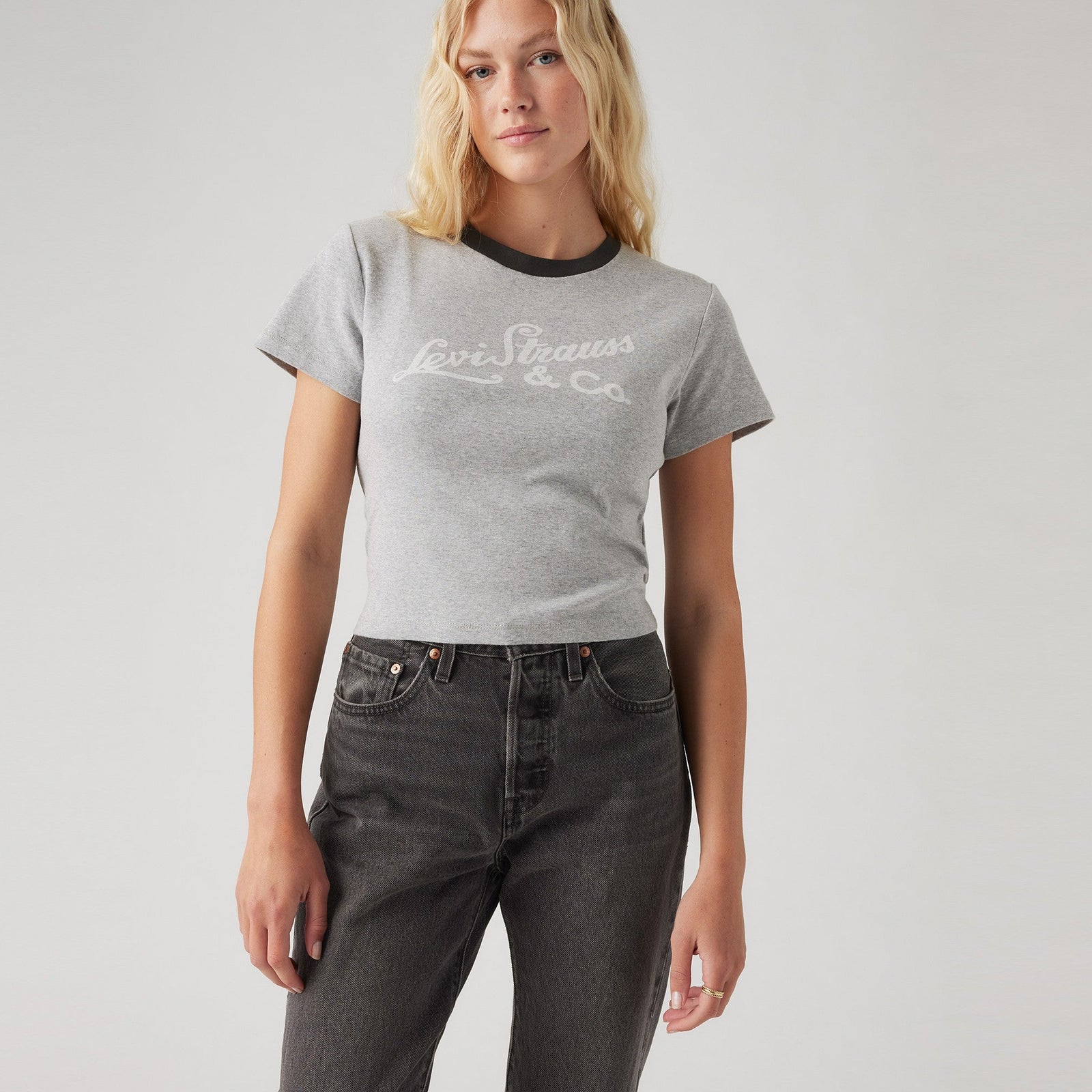 Main 1 - Levi's® Women's Graphic Essential Sporty Tee SCL - 