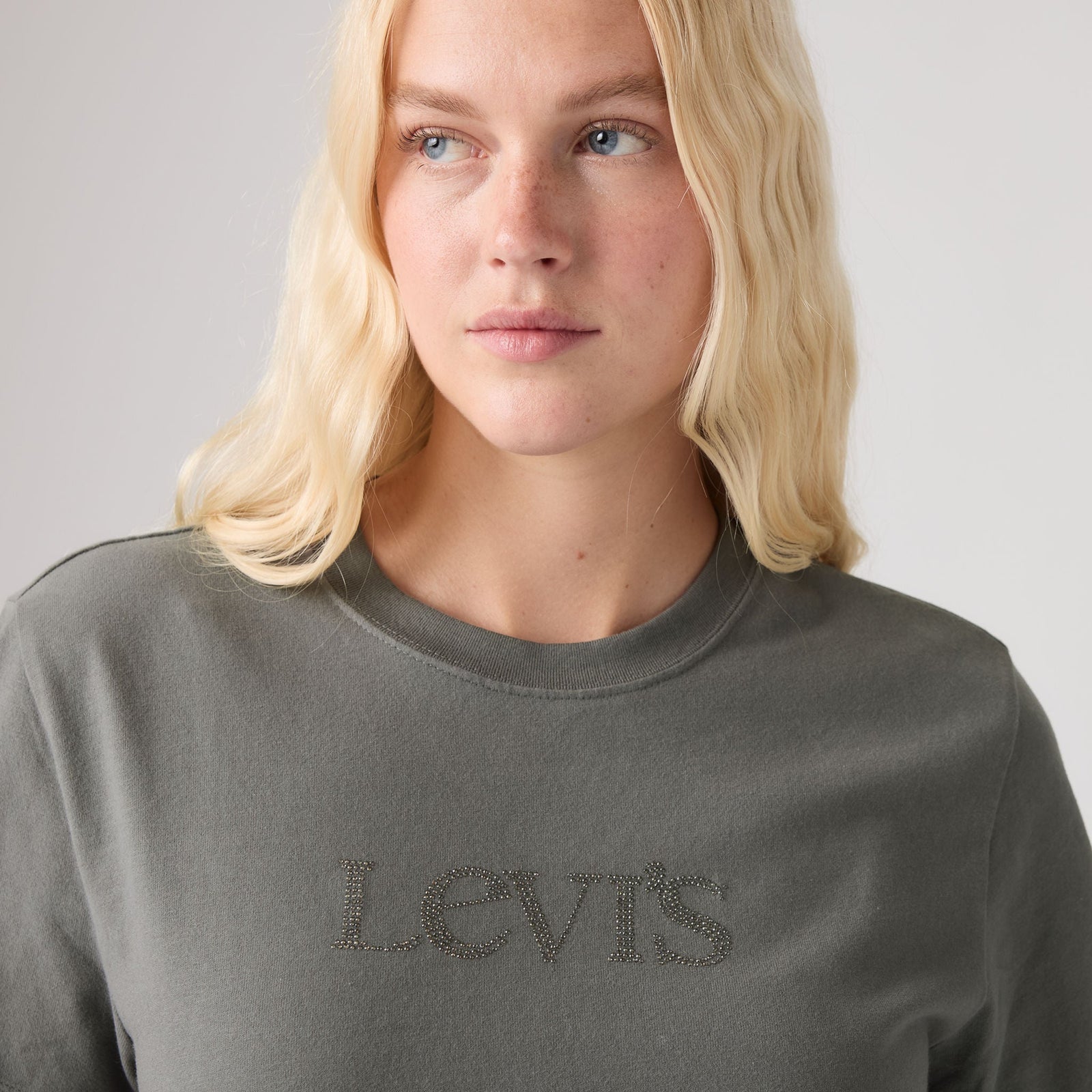 Main 4 - Levi's® Women's Graphic Favorite Tee - 005GV0091