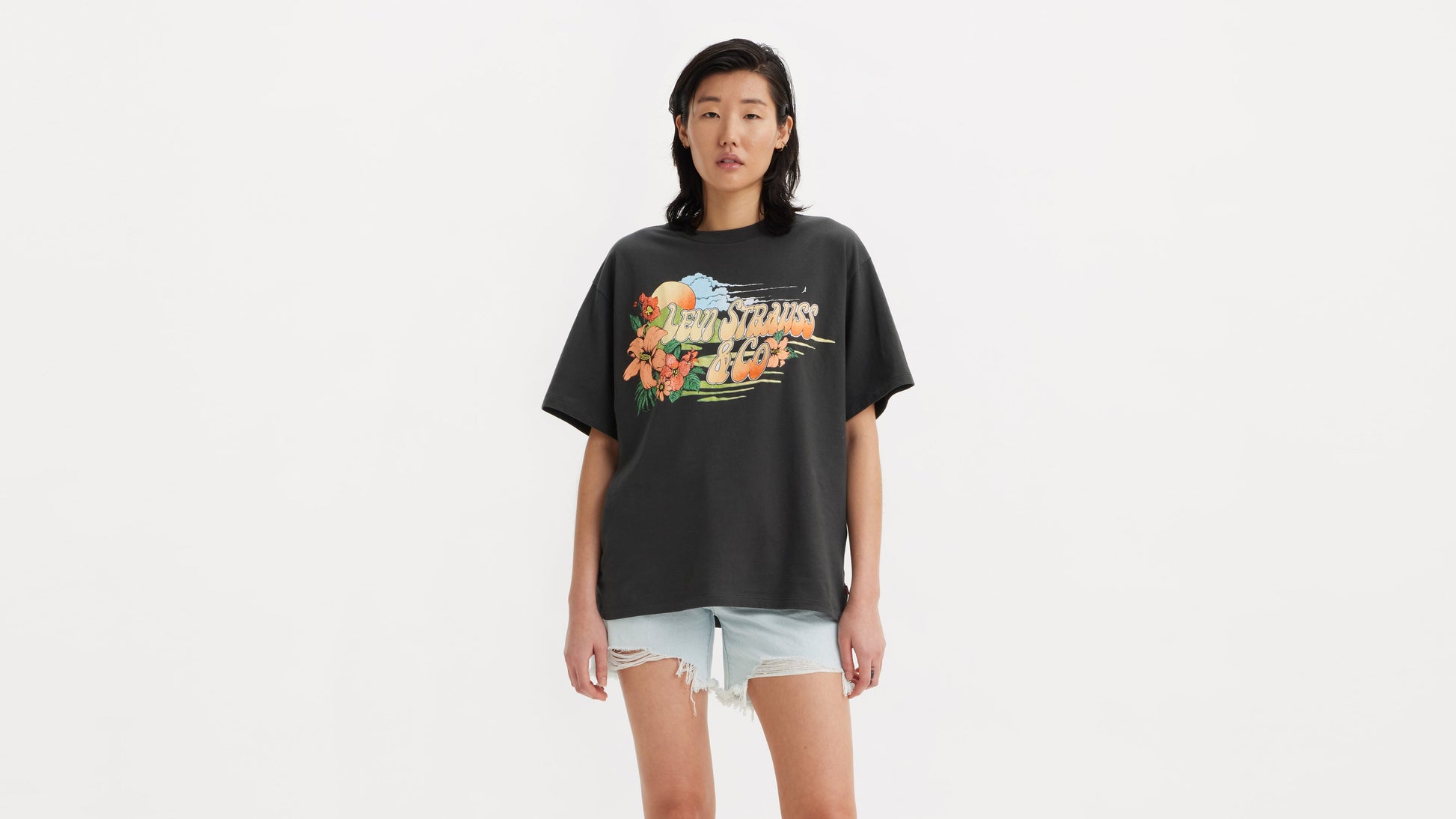 Levi’s® Women’s Graphic Short Stack T-Shirt