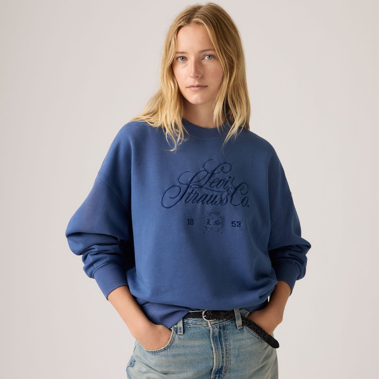 Levi's® Women's Graphic Vintage Oversized Crew Sweatshirt