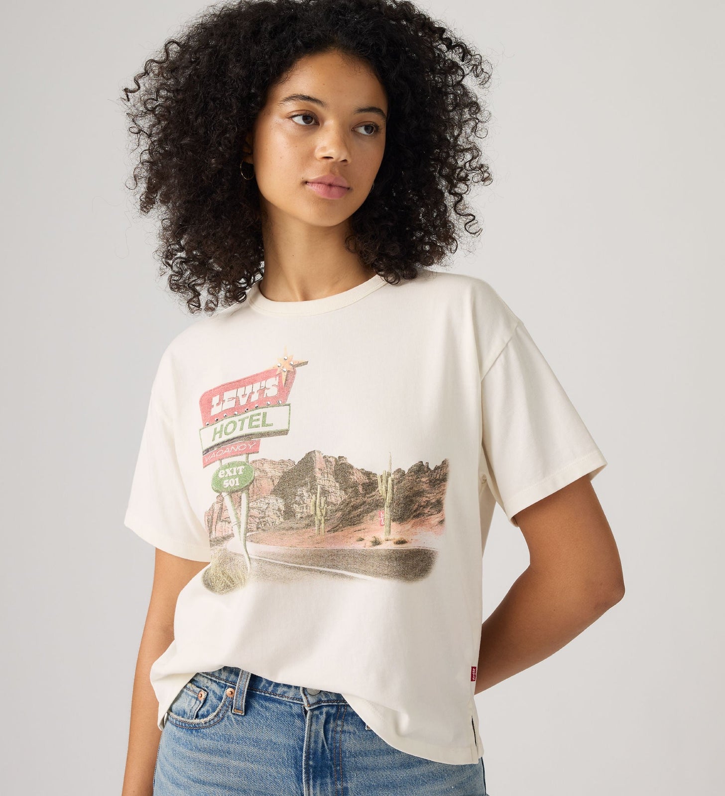 Main 1 - Levi's® Women's Graphic Vintage Short-Sleeve Tee - 005OY0061
