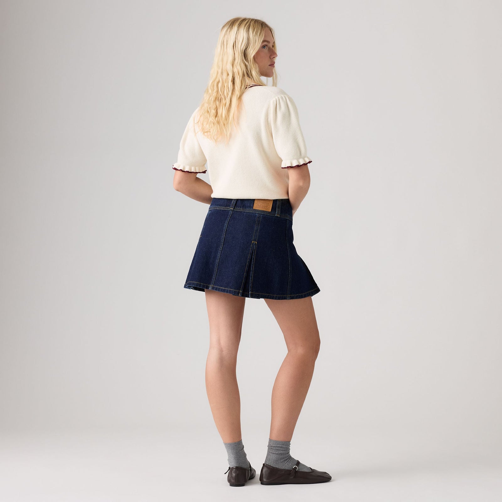Main 2 - Levi's® Women's Inverted Pleat Mini Skirt - 0089S0002