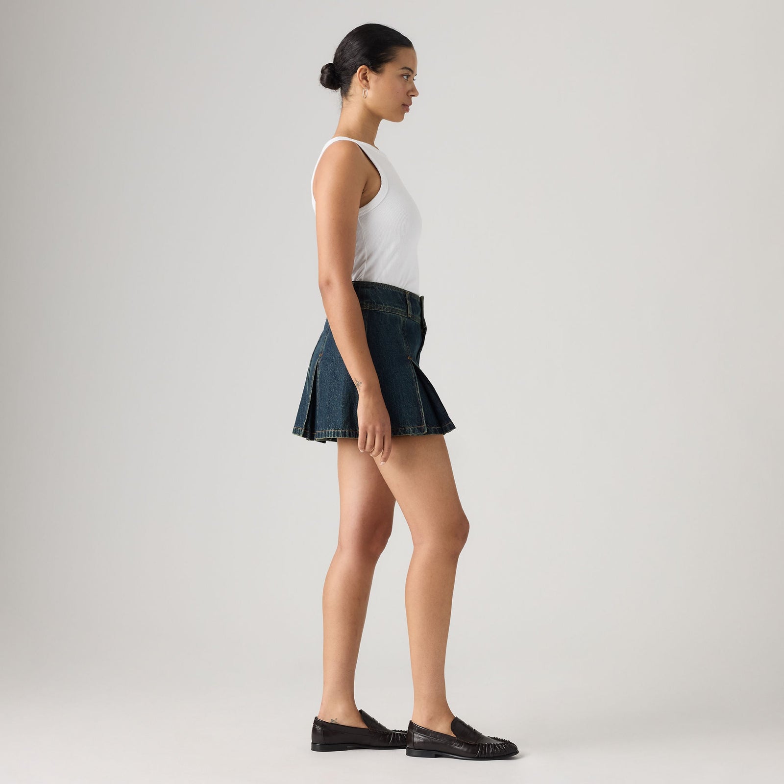 Main 4 - Levi's® Women's Inverted Pleat Mini Skirt - 0089S0004