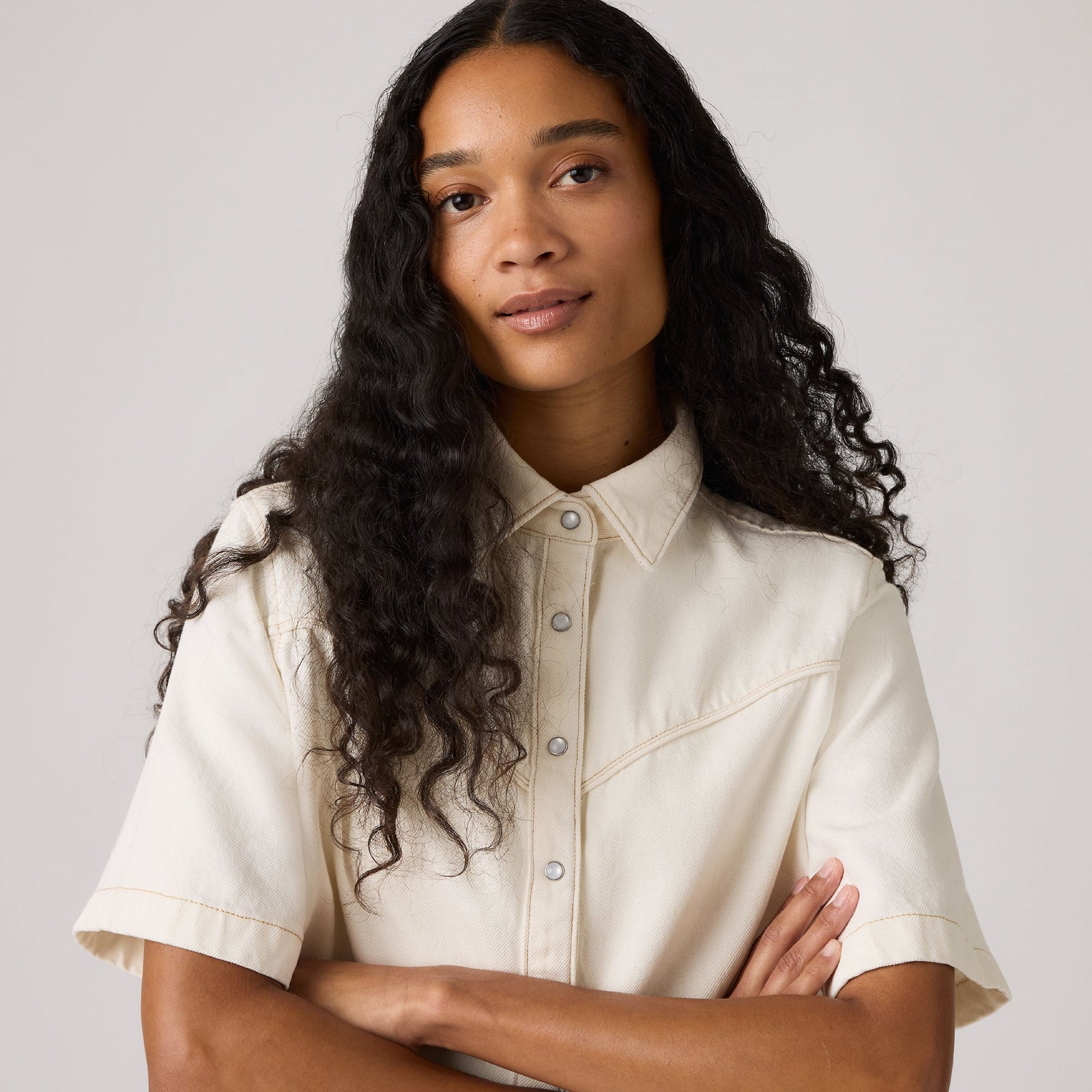 Main 4 - Levi's® Women's Logan Short-Sleeve Denim Shirt - 005CR0001