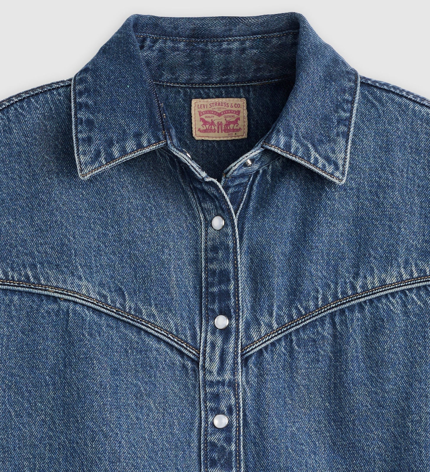 Main 6 - Levi's® Women's Logan Short-Sleeve Denim Shirt - 005CR0003