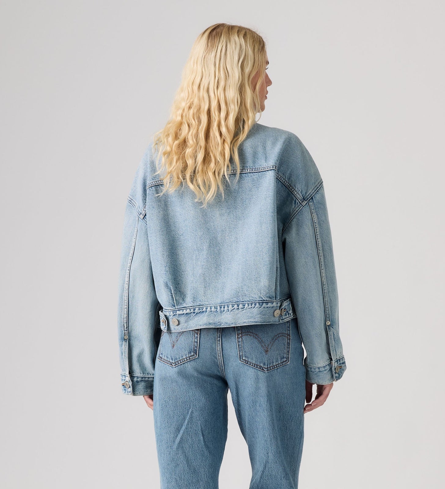Main 2 - Levi's® Women's Loose Crop Trucker Jacket - 0089L0004