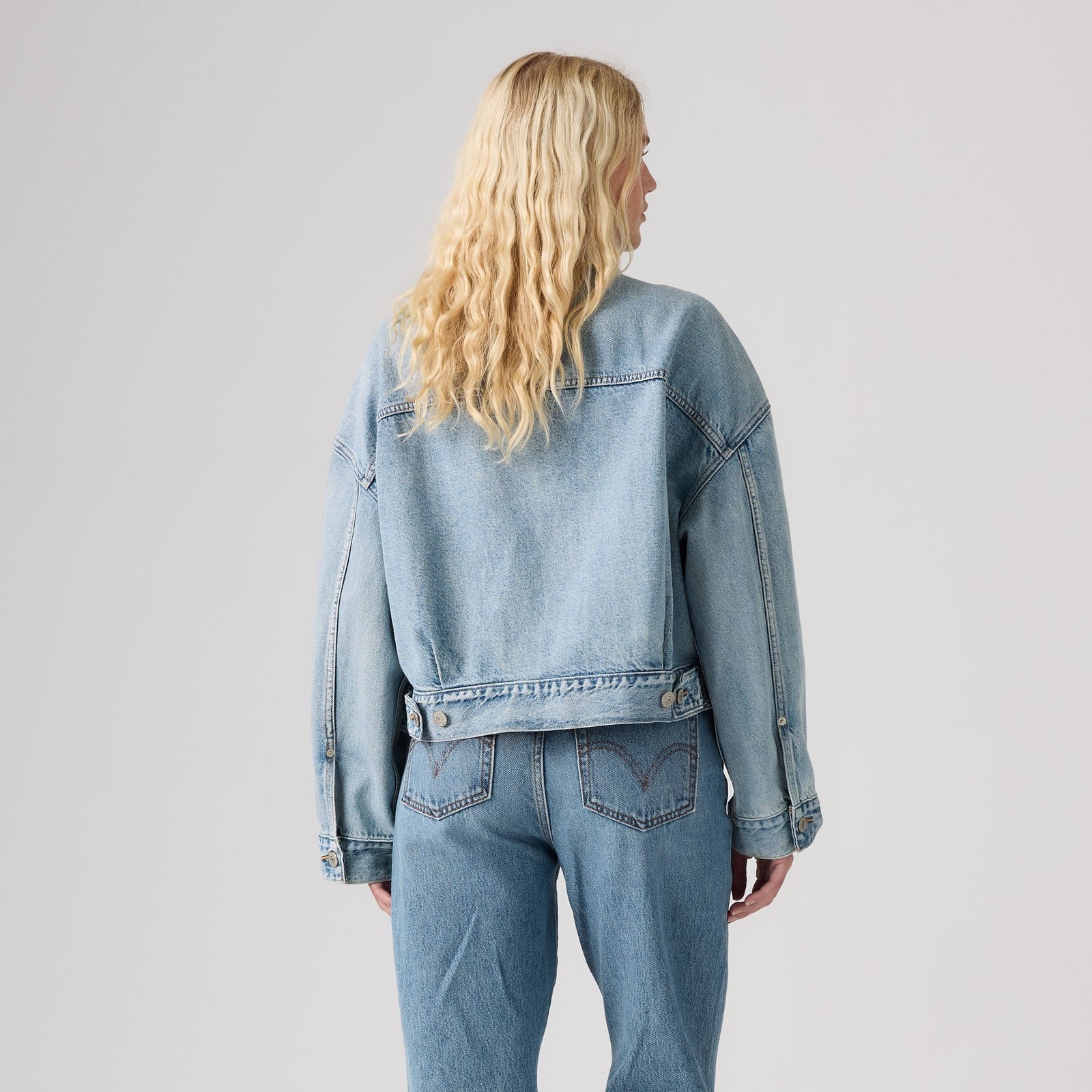 Main 2 - Levi's® Women's Loose Crop Trucker Jacket - 0089L0004