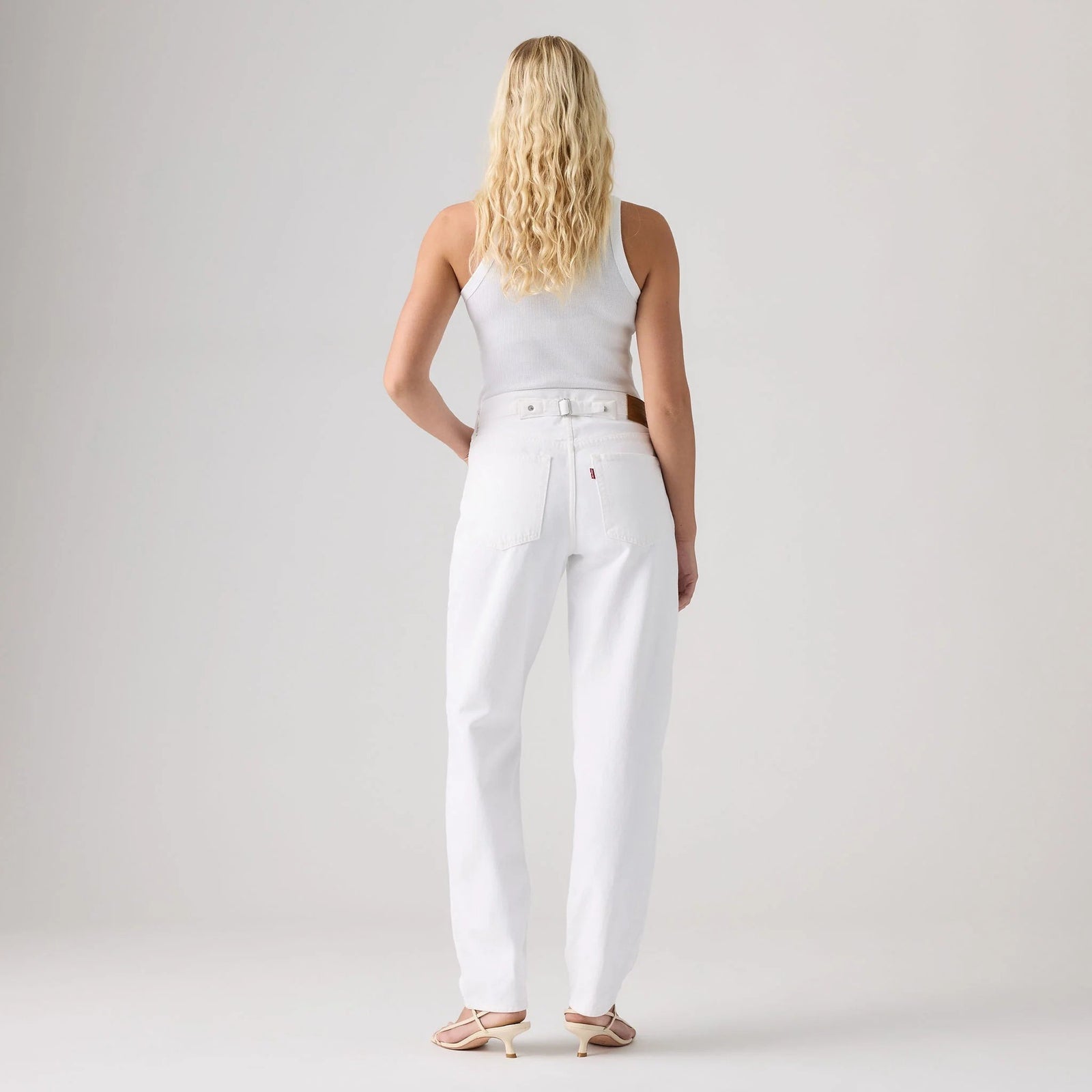 Main 4 - Levi's® Women's Loose Taper Jeans - 0083N0003