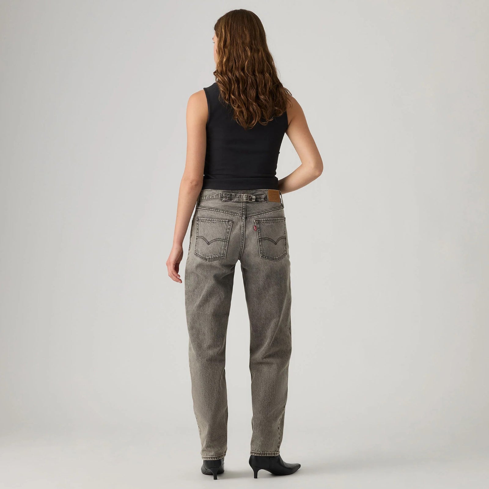 Main 4 - Levi's® Women's Loose Taper Jeans - 0083N0006