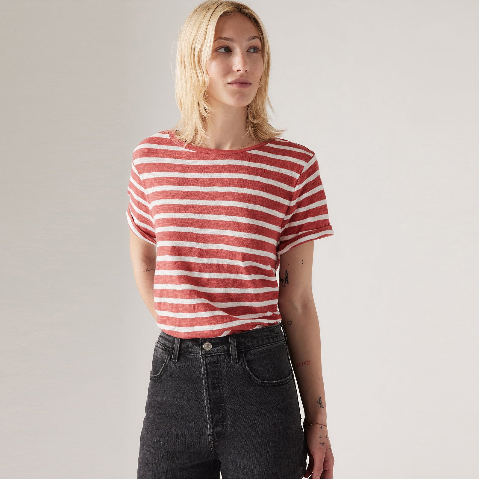 Main 1 - Levi’s® Women’s Margot Short-Sleeve T-Shirt SCL - 