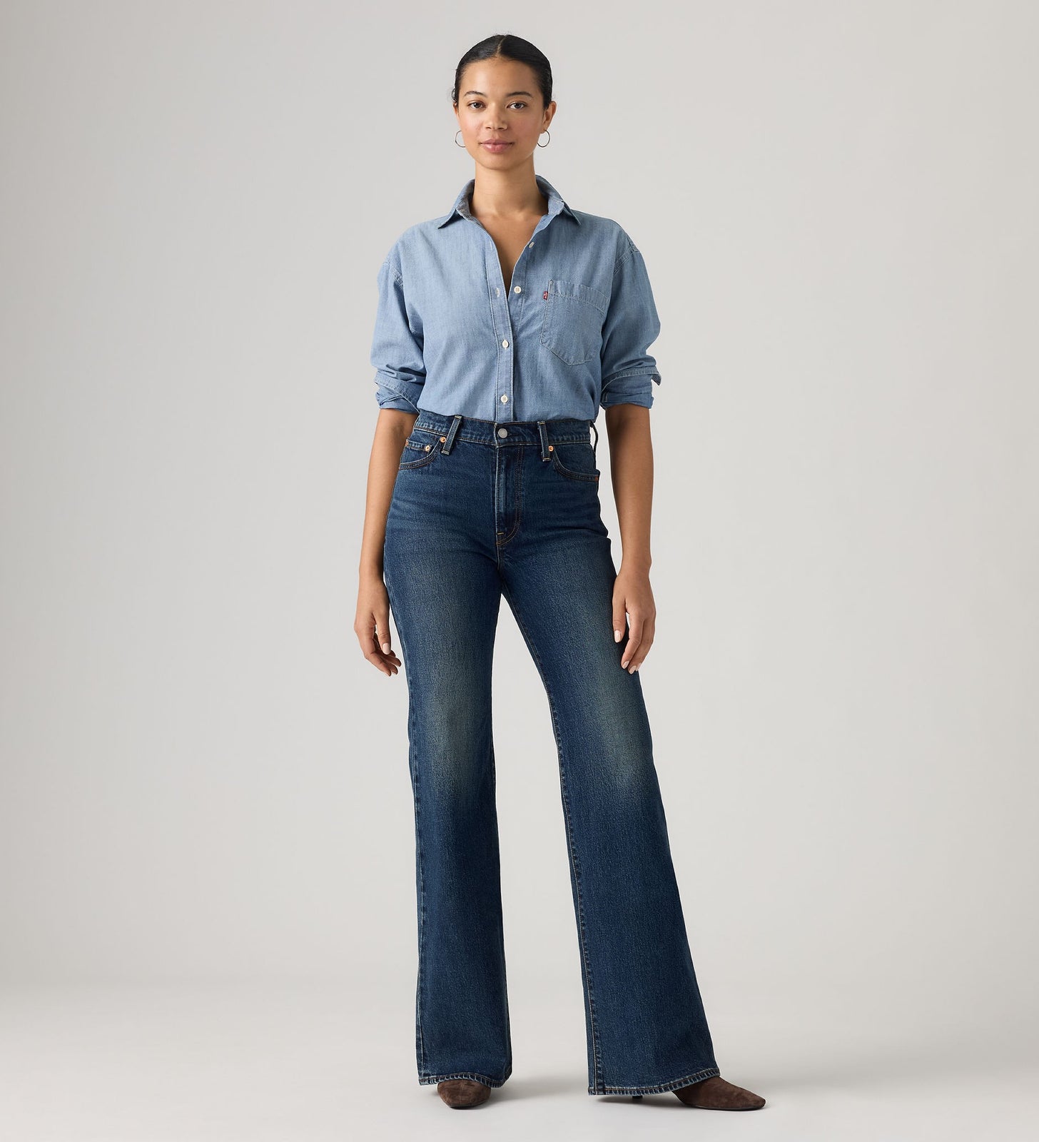 Main 2 - Levi's® Women's Ribcage Flare Jeans - 0083R0001