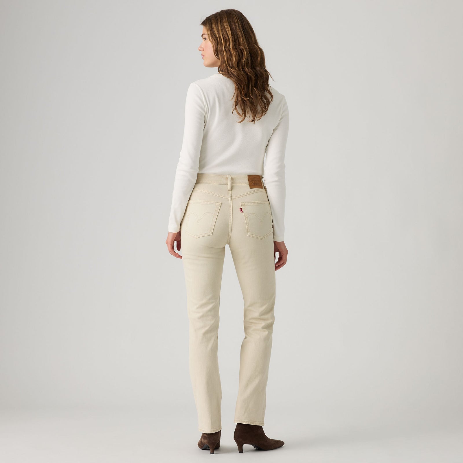 Main 2 - Levi's® Women's Ribcage Slim Jeans - 0081W0004