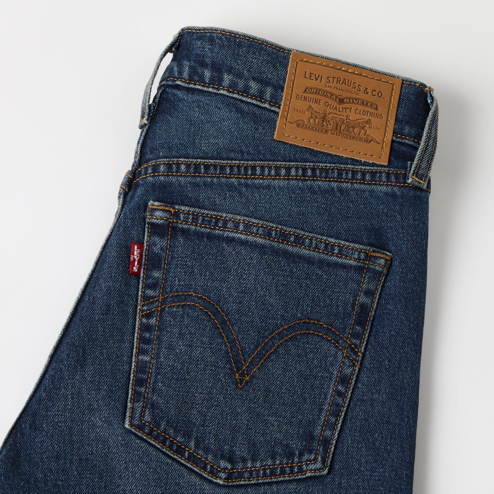 Main 7 - Levi's® Women's Ribcage Slim Jeans - 0081W0008