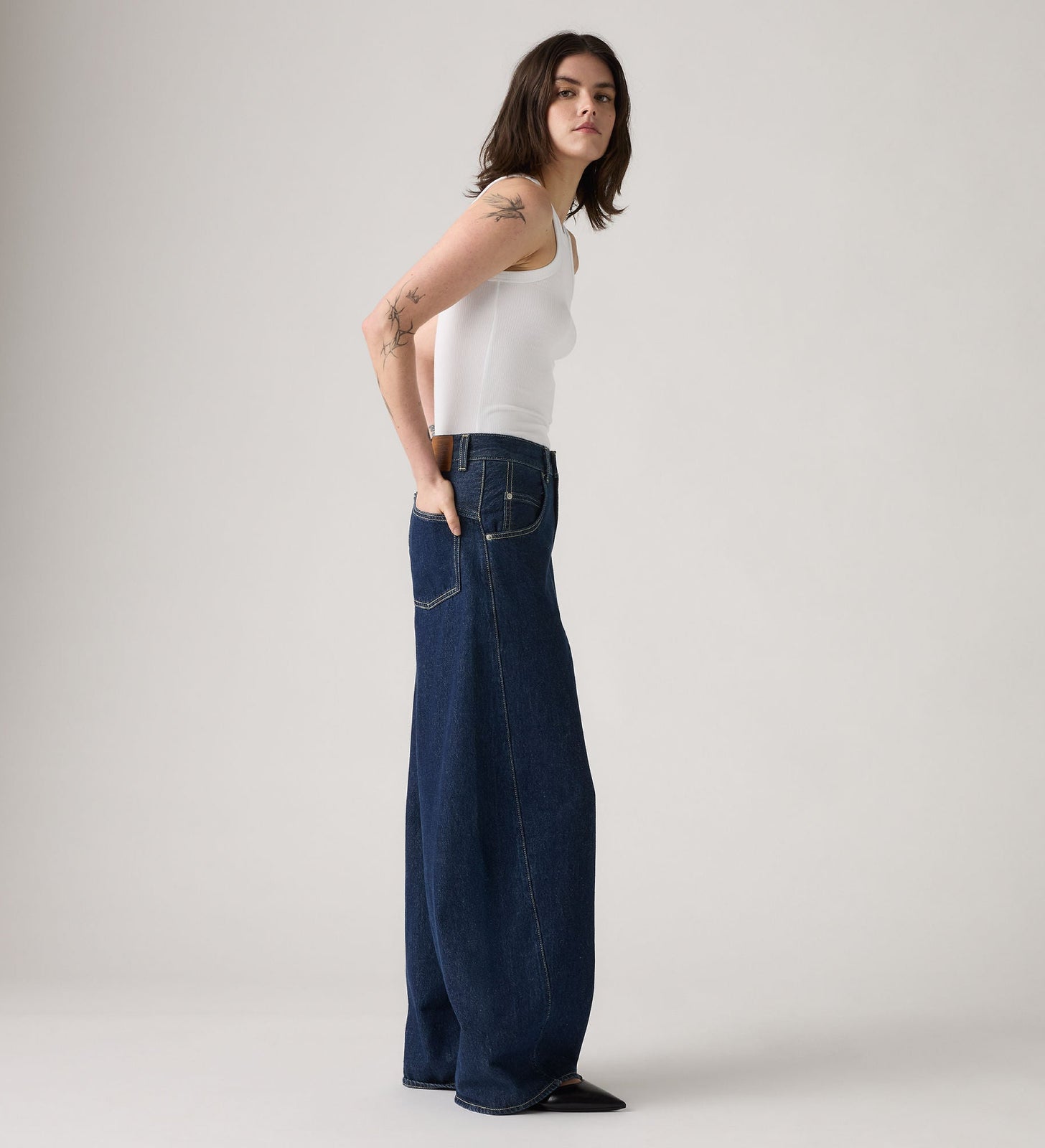 Main 3 - Levi's® Women's Super Baggy Barrel Jeans - 003nf0001