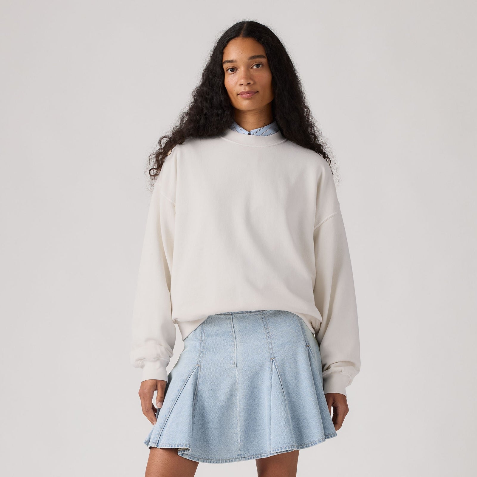 Main 3 - Levi's® Women's Vintage Boxy Sweatshirt - 006DW0007