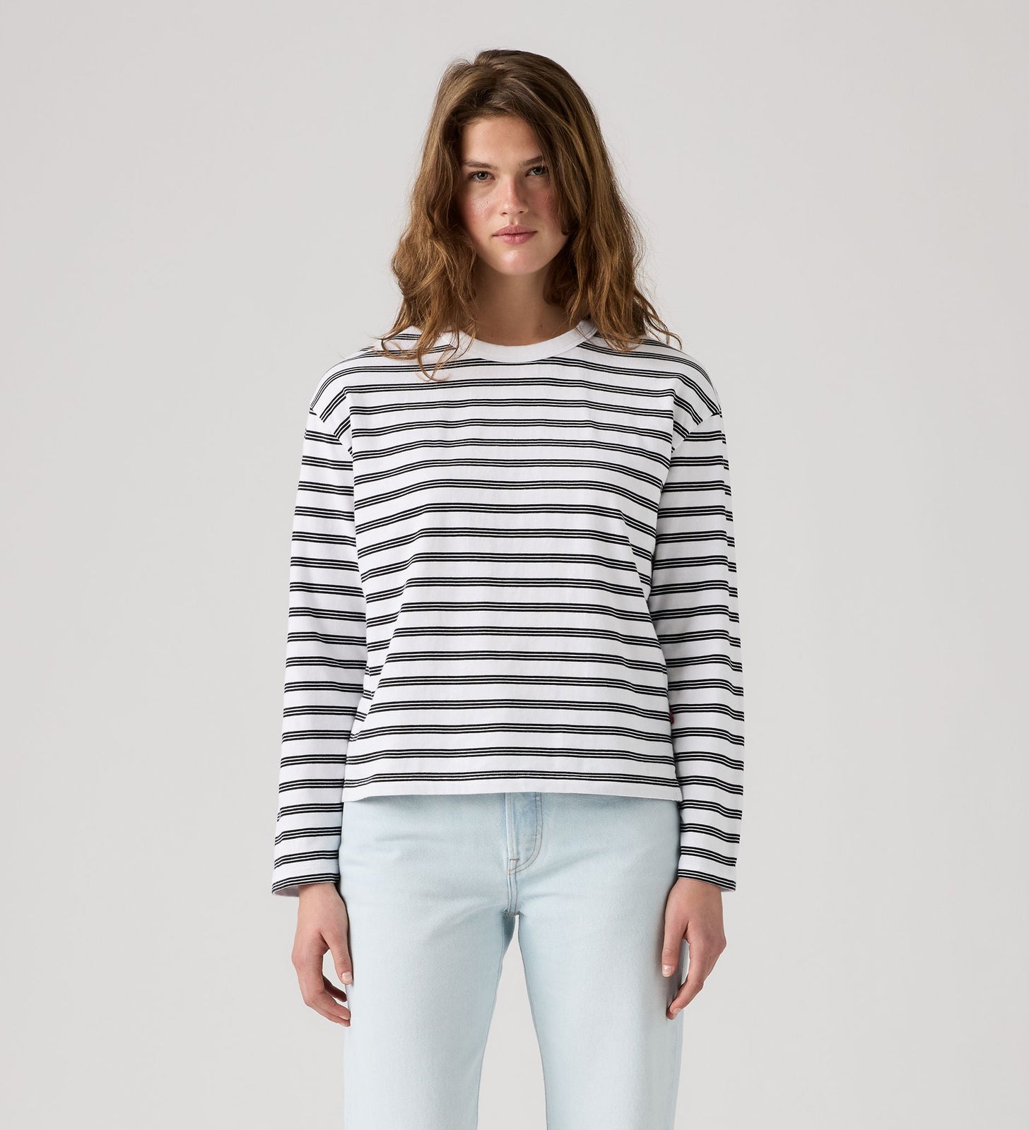 Main 3 - Levi's® Women's Vintage Long-Sleeve Tee - 0085S0002