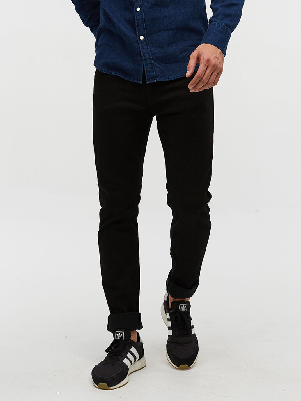 black skinny levi jeans