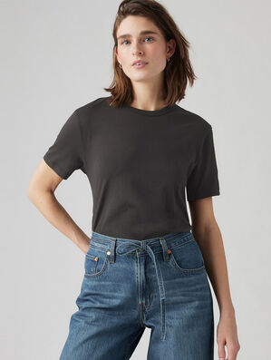 Levi's® Women's Iconic Tee